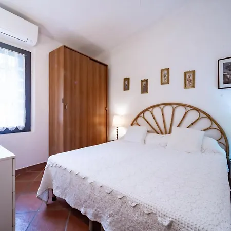 Alessia 哥斯达雷